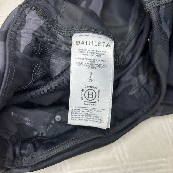 Athleta Ultimate Stash Pocket Camo 7” Short Size Small Black Gray Preowned - Picture 8 of 10